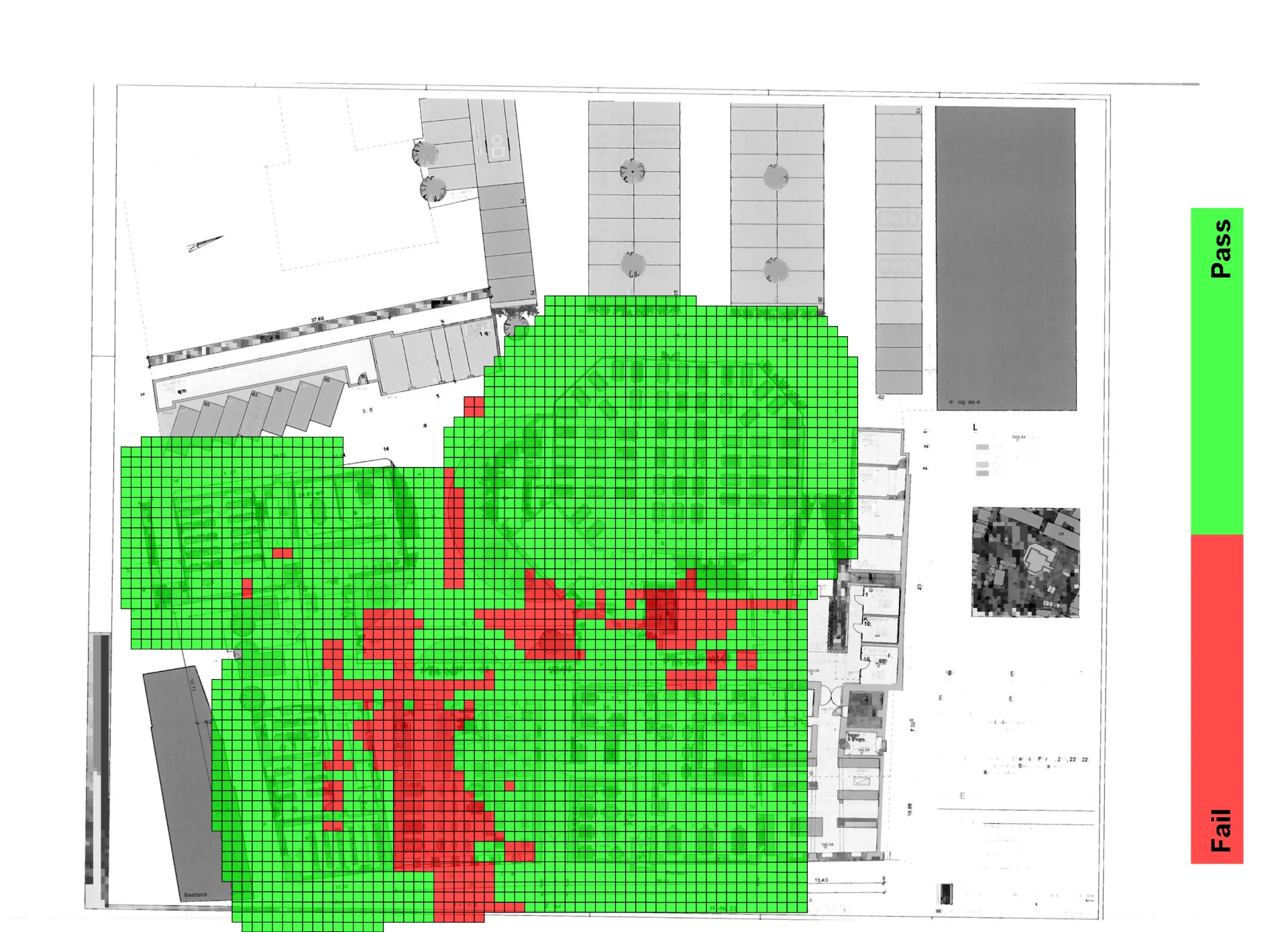 Heatmapa WiFi RSSI z audytu Ekahau — hotel uzdrowiskowy, pomiar 5 GHz. Widoczne obszary słabego sygnału wymagające uzupełnienia access pointów.